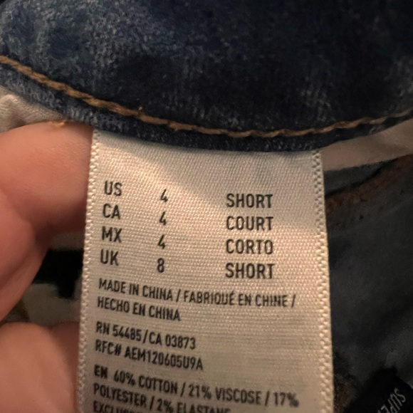 American Eagle distressed jegging jeans. 4 Short - Picture 4 of 5